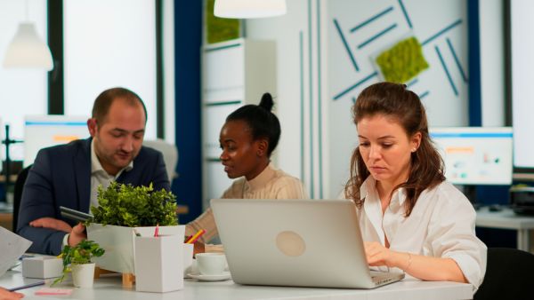 Rester informer des tendances actuelles de l'emploi et de la formation